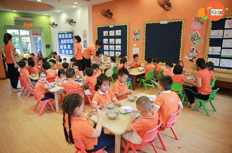 Áo phông đồng phục mầm non Just For kids