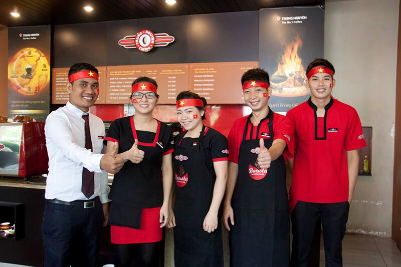 Áo phông đồng phục nhà hang Highlands Coffee