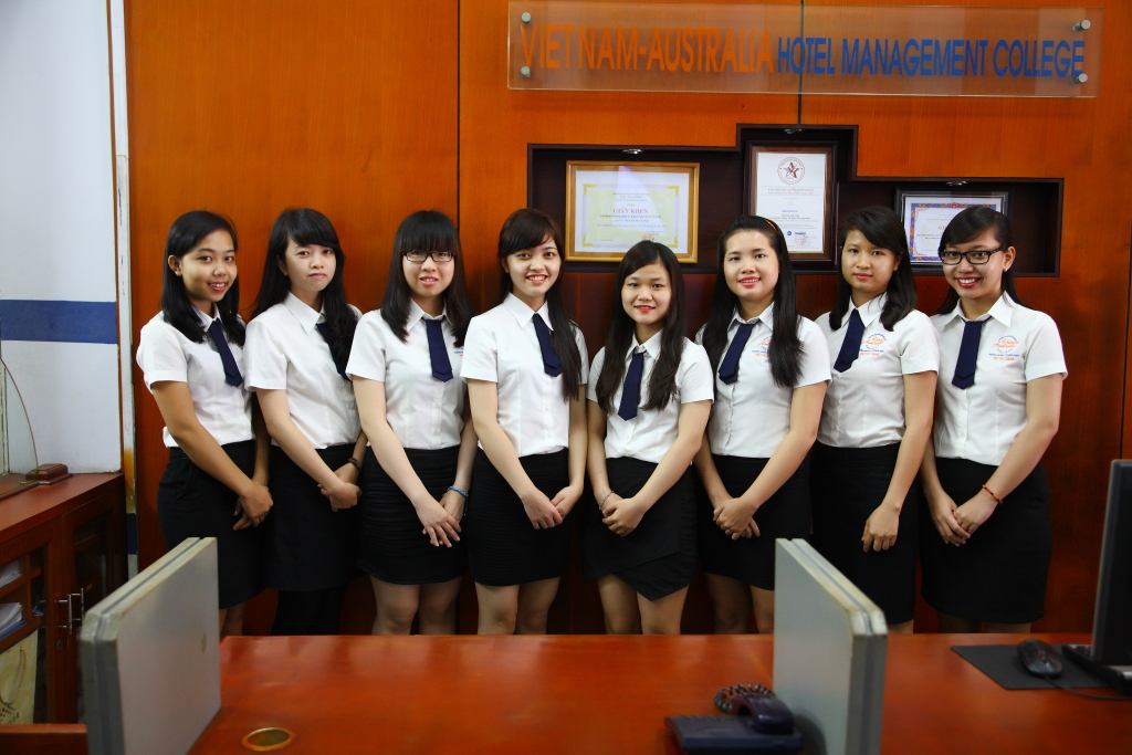 Đồng phục sơ mi khách sạn